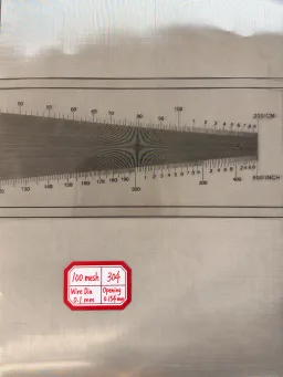 100 mesh SS304 wire mesh reference, 0.1 mm wire and 0.154 mm labeled opening