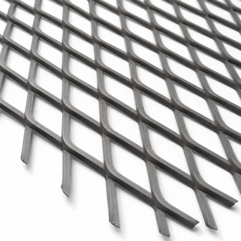 Heavy duty raised expanded metal mesh detail with thick diamond strands