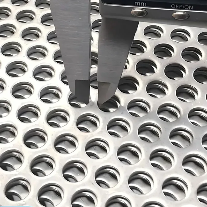 Stainless steel perforated metal sheet with round holes