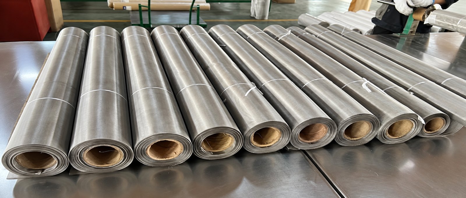 Rolled 316 stainless steel wire mesh prepared for factory dispatch